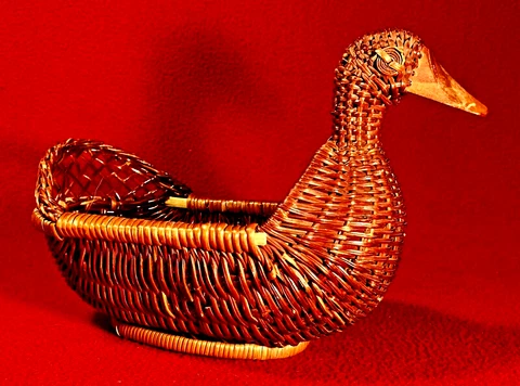 Decorative Woven Wood Duck Basket/Kitchen/Bathroom/Office/Picnic Cover