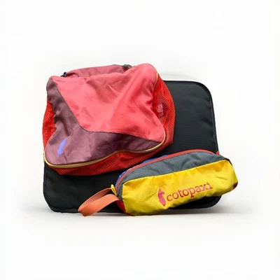 Cubo de Embalaje Cotopaxi 10L y Del Dia Dopp Kit Foto 1 de 4