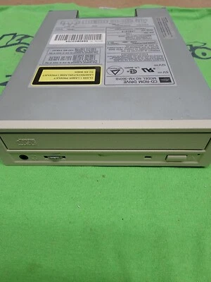 Toshiba 50 Pin SCSI CD-ROM Drive XM-3601B VER NO. 100 ROM Ver. JA50313 June 1995 - Image 1 of 3