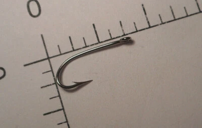 100 MUSTAD HOOKS no.8 Kendal KIRBY FISHING RINGED BRIGHT 4EX STRONG NORWAY 4211 - Image 1 of 4