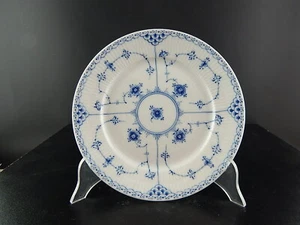 Royal Copenhagen Porcelain Blue Fluted Half Lace Plate 622 - Picture 1 of 5