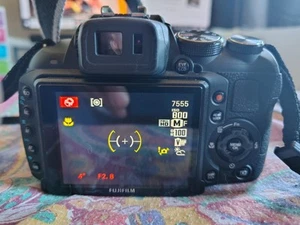 Fuji FinePix HS25EXR DSLR style Bridge Camera 24-720mm 30x Zoom Lens - Picture 1 of 11