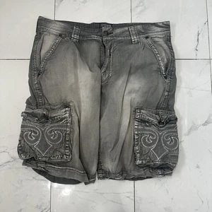 VINTAGE Affliction Cargo Shorts 38 Grigio Ricamato Patch Utility Y2k - Foto 1 di 6