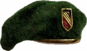 1960's VINTAGE 6TH SPECIAL FORCES GROUP BASKENMÜTZE SWEETHEART PIN - Bild 1 von 3