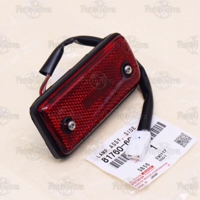Genuine OEM Toyota Land Cruiser Rear Left Side Marker Lamp Assembly 81760-60080 - Image 1 of 4