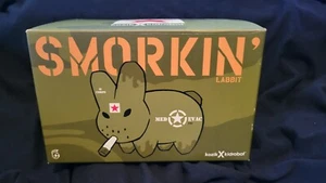 Smorkin' Labbit 5” ‘Corpsman’ Vinyl Toy - By Frank Kozik (RIP) Kidrobot - Picture 1 of 5