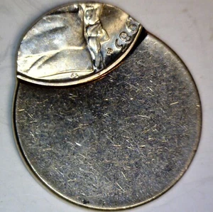 1983 ERROR OFF CENTER Jefferson Nickel NICE BU + Coin O/C Lot #5 NR - Picture 1 of 4