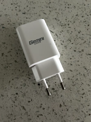EU USB Charger 10W Europe White Gemini Wall Plug Charger - Image 1 of 4