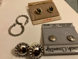 LOTE DE CUATRO PARES DE PENDIENTES PERFORADOS VINTAGE Estate - Imagen 1 de 3