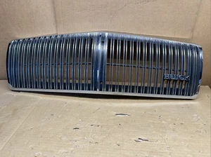 1994 BUICK REGAL 2 DOOR GRILLE WITH EMBLEM USED - Picture 1 of 18