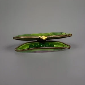 RARE LIMOGES France 5 FIVE PEAS in a POD w/ Dutch Clog PEINT MAIN Trinket Box - Picture 1 of 9