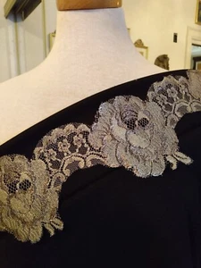 76"x6" METÁLICO PLATA Y ORO FESTONEADO BORDE DE ENCAJE FRANCÉS CHANTILLY - Imagen 1 de 24