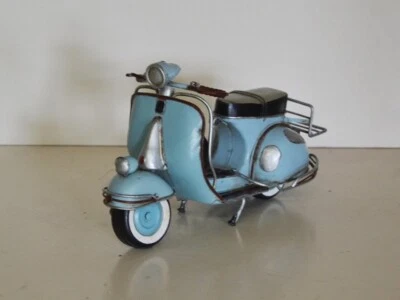 Blechmodell Roller Nostalgie Oldtimer Marke Vespa hellblau Motorroller L 23 cm - Bild 1 von 4