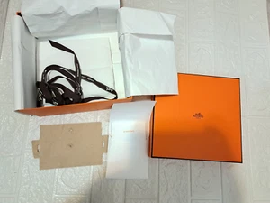 Autentyczne puste pudełko do pakowania Hermes Mini Kelly II z filcem, broszurą i wstążką - Zdjęcie 1 z 6