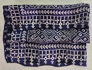 Bufanda de seda Jones New York vintage años 80 enrollada a mano cosida 19,75" cuadrada azul marino - Imagen 1 de 7