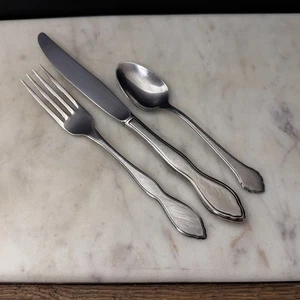 MISC Flatware Oneida SUMMER MIST Wm Rogers AUTUMN GLOW Deluxe Ltd Stainless -3PC - Picture 1 of 8