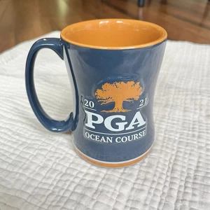 Taza de café de golf PGA Championship Ocean Course 2021 Kiawah Island SC azul naranja - Imagen 1 de 5