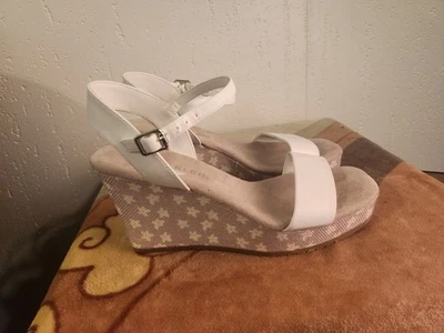 Sandalias de cuña Anne Klein Windsor para mujer talla 7,5 blancas beige con correa al tobillo #48 Foto 1 de 4