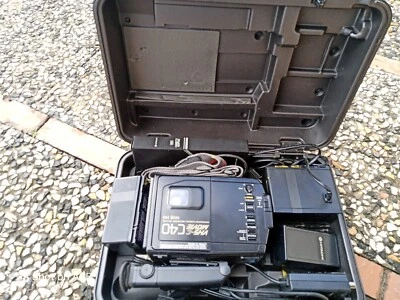 Hitachi VM-C40E usata completa di accessori originali - Immagine 1 di 4