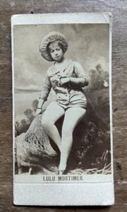 Antigua tarjeta de cigarrillo Lulu Mortimer. Actriz. Foto coleccionable de cabaret. - Imagen 1 de 2