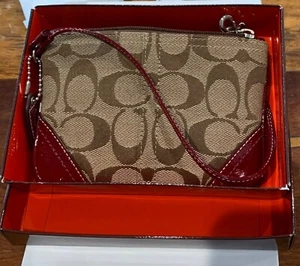 COACH Corner Zip Wristlet Wallet Clutch Boxed Signature Canvas Red Accents NWOT - Picture 1 of 4