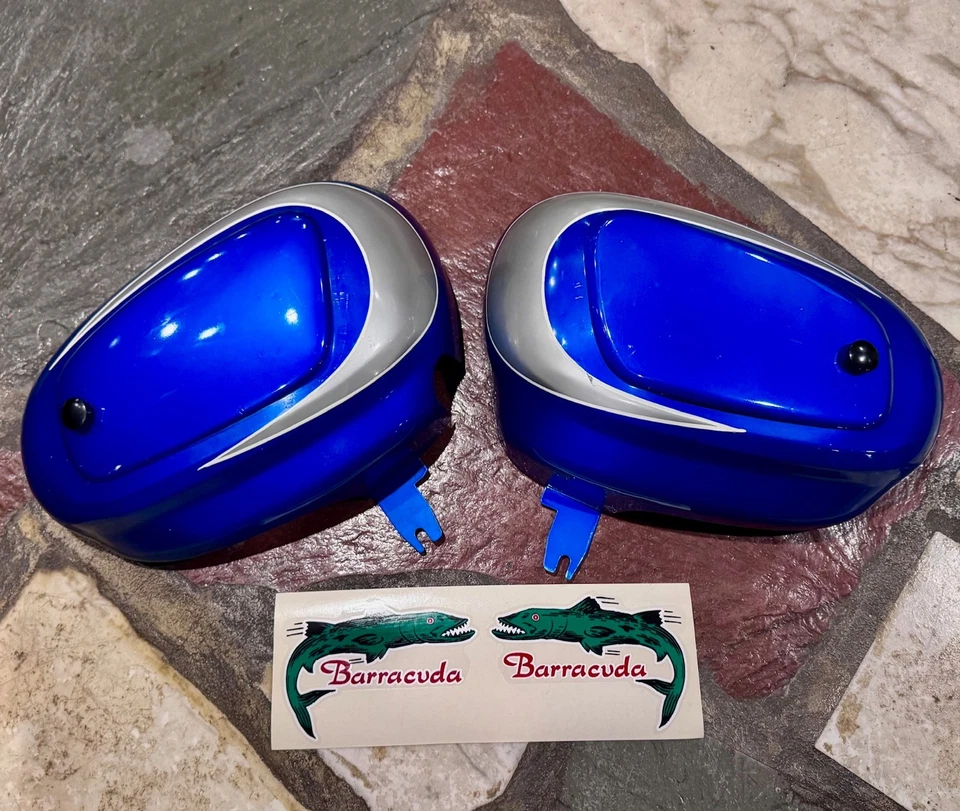 BENELLI / MOTOBI 125 & 200 SPRITE 250 BARRACUDA CUBIERTA LATERAL / JUEGO DE CAJA DE HERRAMIENTAS Foto 1 de 4