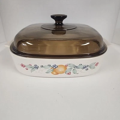 Corning Corelle Abundance 2.5 L Pan/Casserole A-10-B & Lid PYREX A12C - 10"x10" - Image 1 of 4