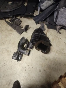 2010-2015 Chevy Camaro Complete Air Box OEM - Picture 1 of 3