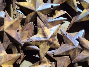 (Set of 10) Rusty Barn Stars Star 1.5 in 1 1/2 Primitive Country Rust - Picture 1 of 4