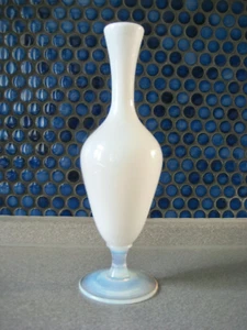 Sevres France Opalin Glas Vase mundgeblasen signiert Vintage Glass Vase - Picture 1 of 4