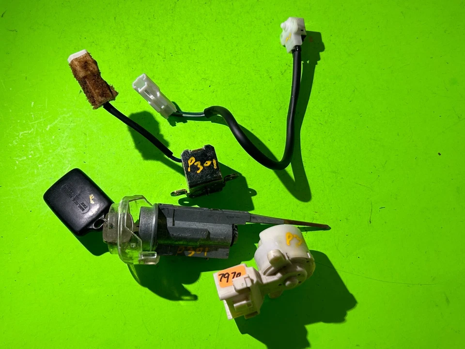 1996 TOYOTA AVALON IGNITION SWITCH LOCK W/KEY OEM - Image 1 of 4