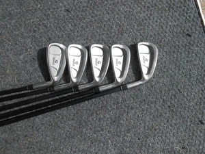 RH TaylorMade 320 Iron Set 3 4 5 7 P - Lite S- 90 Graphite Shafts - Picture 1 of 8
