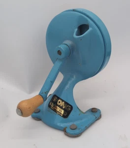 Cortadora de frijoles Spong & Co. Nº 102 de colección hecha en Inglaterra mango de madera hierro fundido azul - Imagen 1 de 6