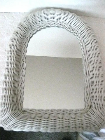 Vtg White Wicker Rattan Wall Mirror 16 X 12“ Shabby Cottage Farm House Decor er Cover
