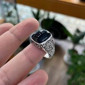 Anello da uomo classico in onice nera naturale, anello fatto a mano in... - Foto 1 di 8