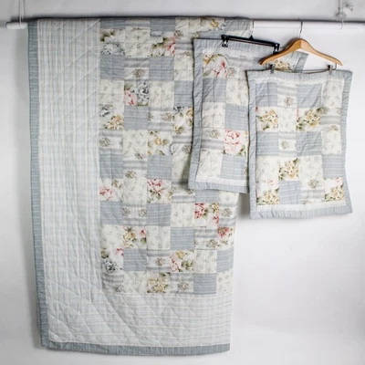 Edredón cuadrado Sunham Home Fashions floral 85" y 2 fundas 20" x 26" a juego Foto 1 de 4