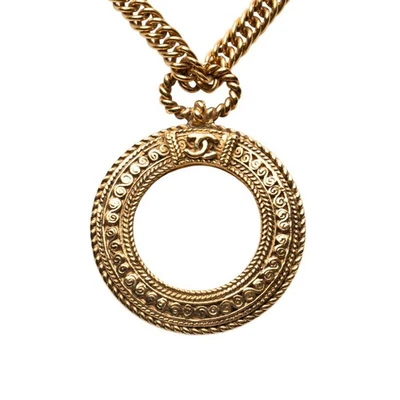 Collar Lupa CHANEL Marca Coco Usado, Chapado en Oro, Para Mujer Foto 1 de 4
