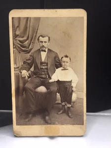 Antigua tarjeta de gabinete fotografía padre e hijo ~ Reynolds Williamsburgh, Nueva York - Imagen 1 de 9