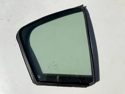 Honda Accord 2008-2012 ventilación trasera vidrio/ventana derecha Honda Foto 1 de 4