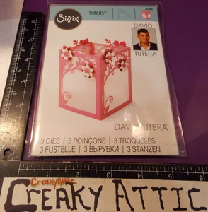 MARCO DE FLORES DE LINTERNA 3 TROQUELADOS FINOS SIZZIX DAVID TUTERA 661880 CREAKYATTIC - Imagen 1 de 2