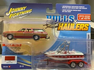 1/64 JOHNNY LIGHTNING HAULERS 1973 CHEVROLET CAPRICE WAGON BOAT TRAILER RED - Picture 1 of 2