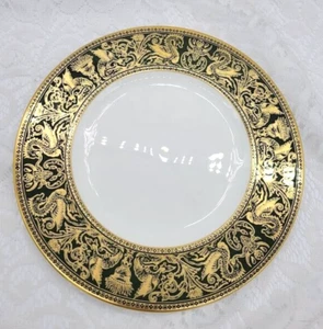 Discontinued WEDGWOOD FLORENTINE ARRAS GREEN GOLD CELTIC DRAGON SALAD PLATE 8" - Picture 1 of 5