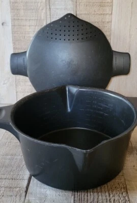 Pampered Chef Micro Cooker Microwave Steamer 8 Cup 2 Qt Lt Black 2778 Strain USA - Image 1 of 4