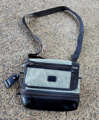 BOLSO BANDOLERA TUMI CUERO Y LONA BOLSO TOTE  Foto 1 de 4