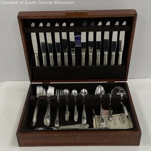 74 pc Wm Rogers/Intl Silver 'Priscilla' Silverplate Flatware Set - Picture 1 of 7