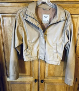 Abercrombie & Fitch  Women's Tan Vegan Leather cropped jacket Sz Small - Picture 1 of 7