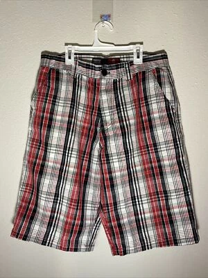 Bermudas Southpole para hombre rojas y negras a cuadros frente plano talla 34 Foto 1 de 4