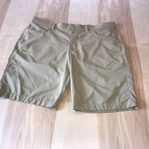 Men's Size 40 Under Armour Nylon Golf Shorts Tan Khaki 205381 - Picture 1 of 8