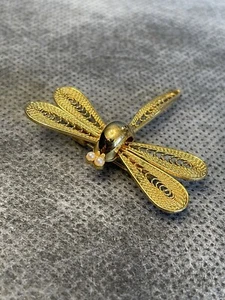 Vintage Golden Filigree & Faux Pearl Eyes Dragonfly Firefly Brooch Pin 2x2 - Picture 1 of 10