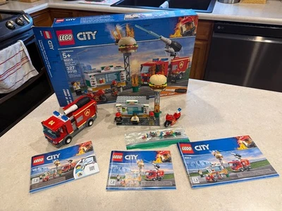 LEGO City 60214 Burger Bar Fire Rescue 100% Complete w/ Minifigures Box Manuals - Image 1 of 4